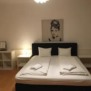  Habitación en casa particular Zuerizimmer